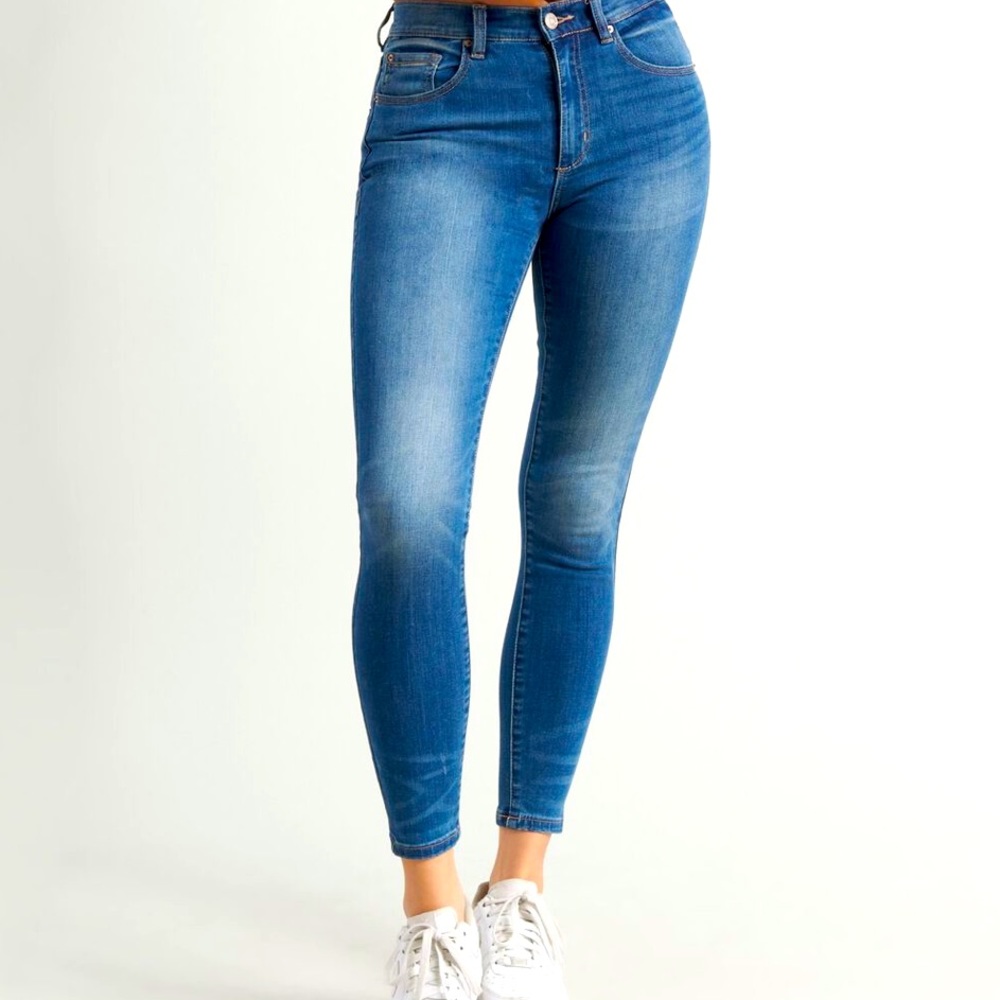 High rise garage jeans. Never worn brand new